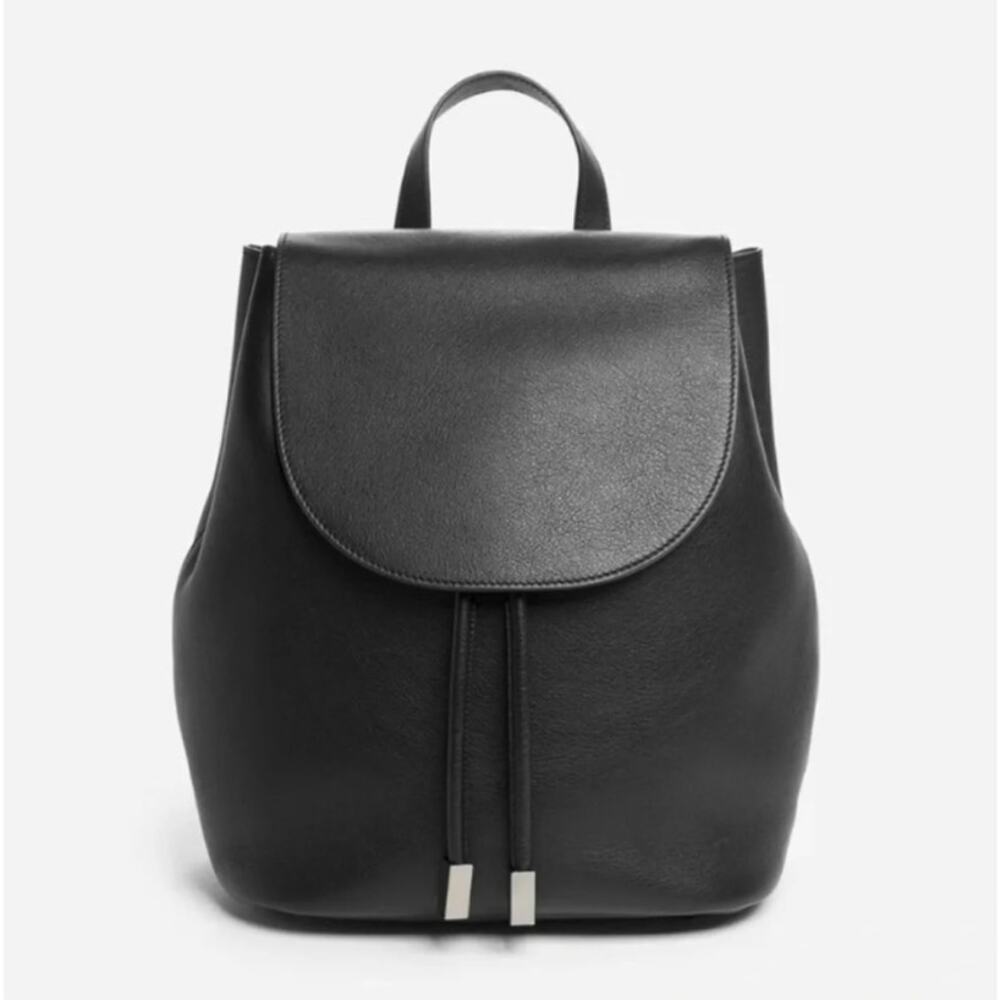 Everlane Petra Black Leather Drawstring Backpack in Black